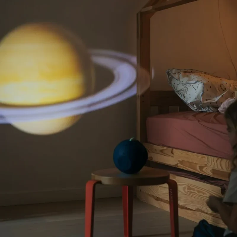 Projektor kosmosu z wymiennymi dyskami i muzyką dla dzieci
