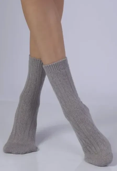 Szare skarpetki Glamour 07 GRIGIO z błyszczącą nitką – eleganckie skarpetki damskie