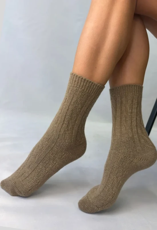 Skarpetki Glamour brązowe SAND z połyskiem, elastyczne i wygodne, rozmiar 37–41
