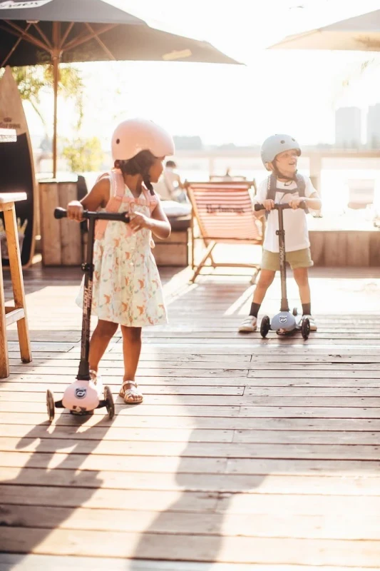 SCOOTANDRIDE-Kask-S-M-dla-dzieci-3-Rose-polkabubu-19.webp