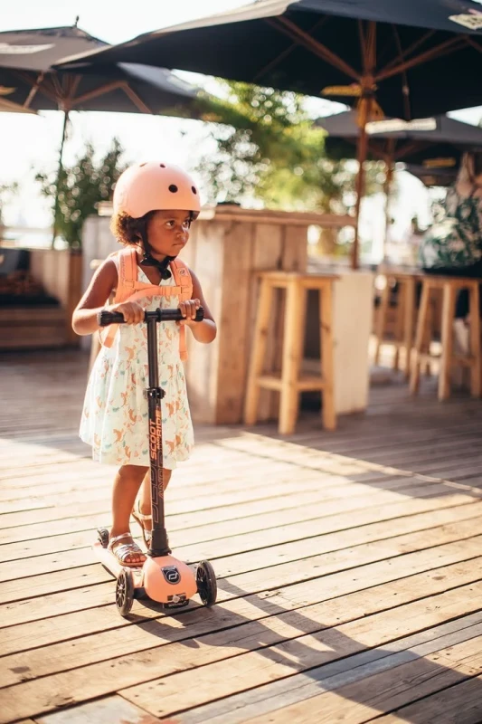 SCOOTANDRIDE-Kask-S-M-dla-dzieci-3-Rose-polkabubu-21.webp