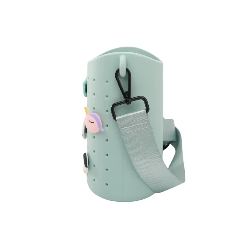 Etui na butelkę Asobu Bestie Sling z charmsami zielone