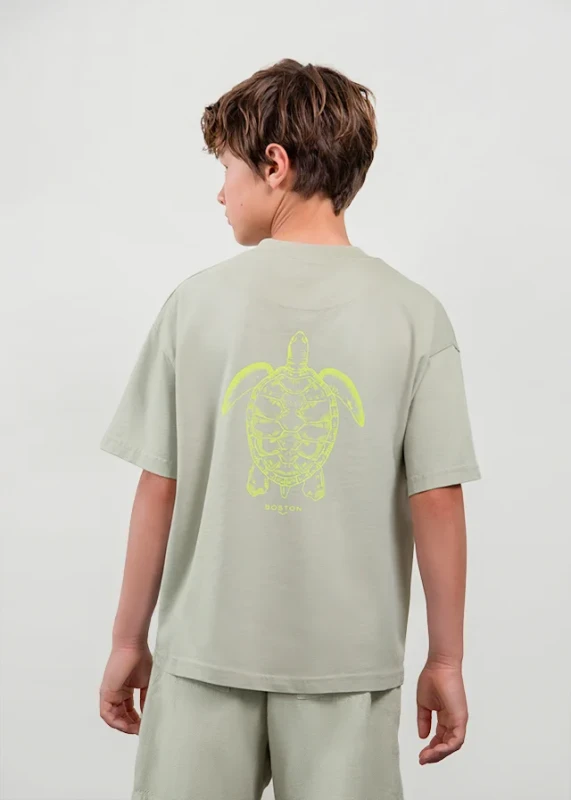 Koszulka Turtle dla chłopca Boston x Mayoral – oliwkowa, nadruk żółwia, model