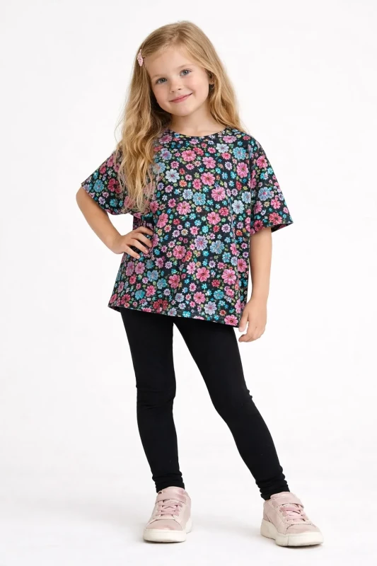 t-shirt dziecięcy oversize giardino black hey popinjay stylizacja z czarnymi legginsami