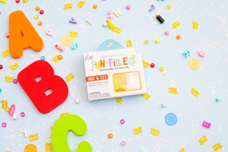 Fun Fillers ABC & 123 – dodatki do słoika sensorycznego Glo Pals