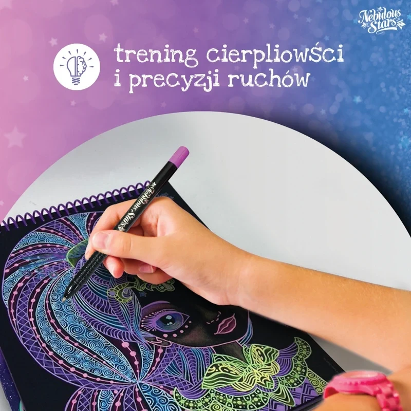 Rysowanie neonowym pisakiem na czarnej kartce w szkicowniku Nebulous Stars