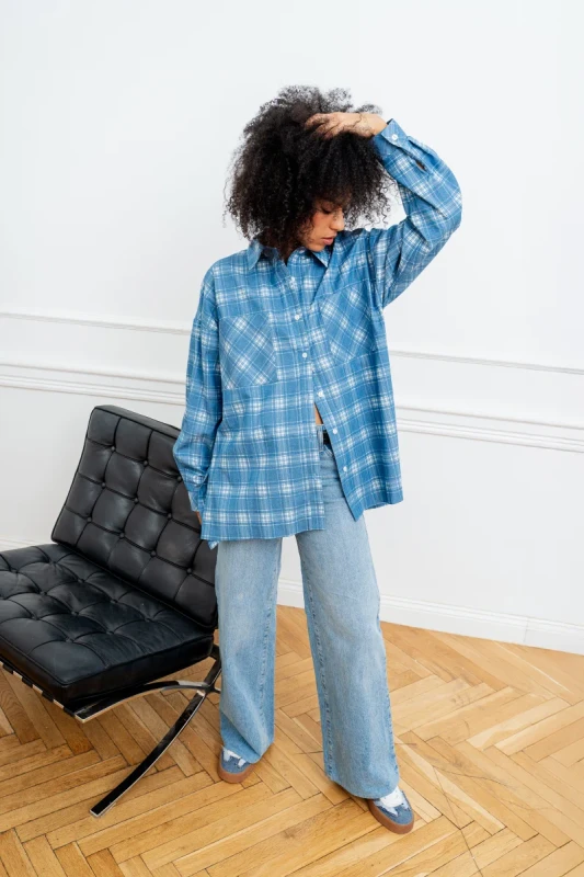 Koszula damska DEBORA Bopoco niebieska w kratę oversize 100% bawełna stylizacja z jeansami