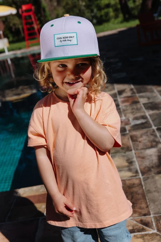 dziecko w czapce Hello Hossy Mini Greenberry letnia czapka dziecięca