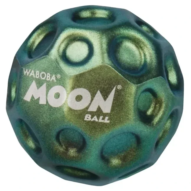 Piłeczka Metallic Moon Ball Waboba Aurora Green na białym tle