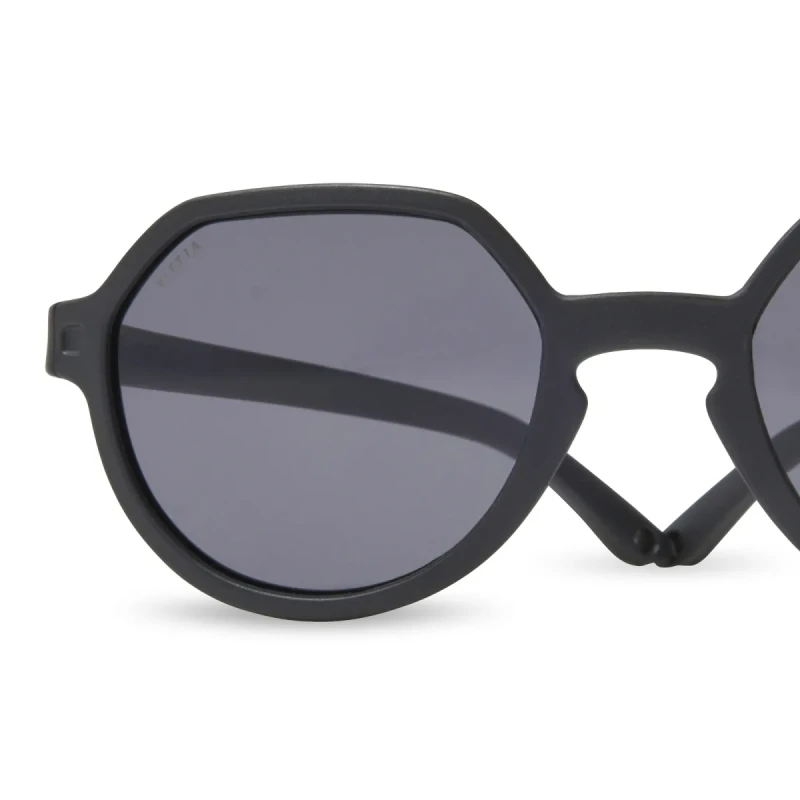 Zbliżenie soczewki UV400 model OoZZ Black