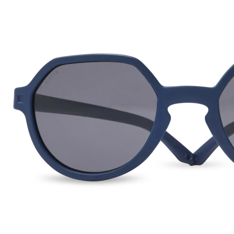 Zbliżenie soczewki UV400 model OoZZ Denim