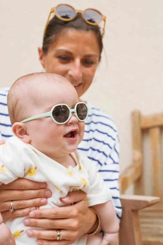 Niemowlę w okularach Ki ET LA OoZZ Tea