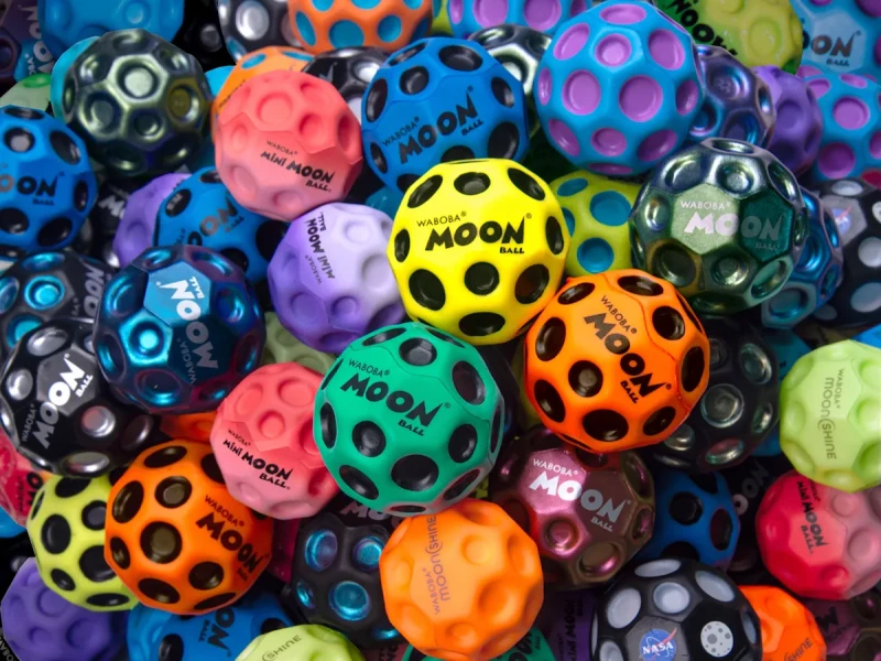 kolorowe piłeczki waboba moon ball kolekcja piłek outdoorowych