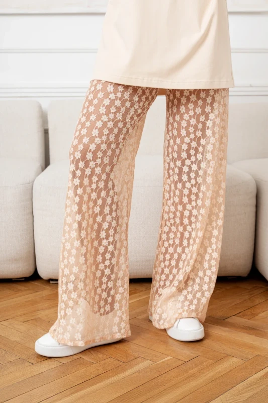 beżowa koszulka damska oversize stylizacja casual premium
