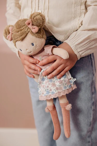 Lalka Rosa 35 cm Little Dutch – miękka przytulanka dla dziecka 12m+