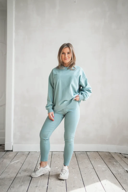 bluza damska tuss mięta outfit z legginsami