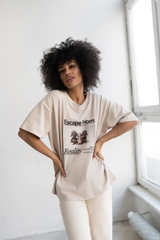 t shirt damski beżowy bopoco escape stylizacja minimalistyczna