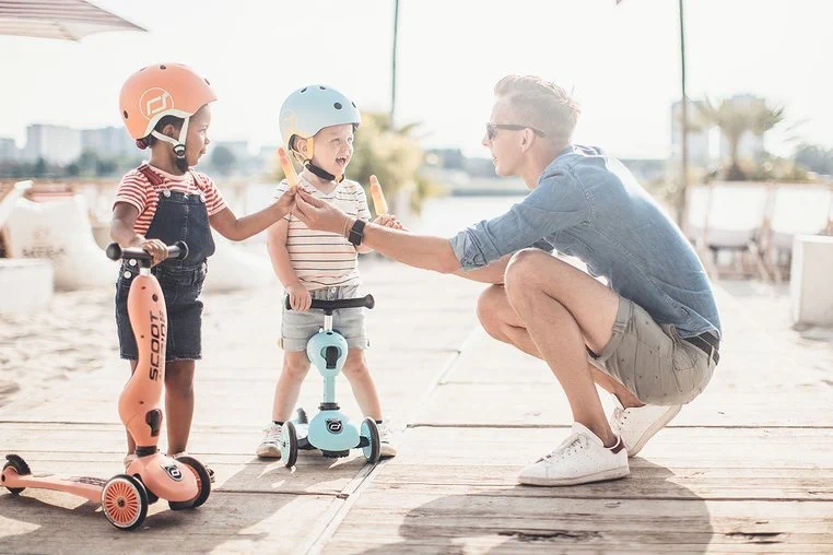kask Scoot and Ride peach widok bok