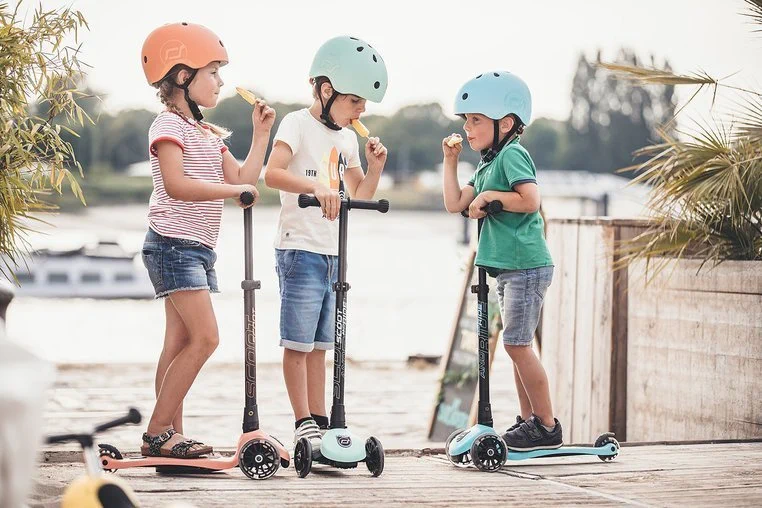 Kask Scoot & Ride XXS-S Black 1–5 lat | Lekki kask dziecięcy LED