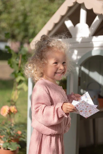 domek dziecięcy Little Dutch przestrzeń do zabawy na świeżym powietrzu