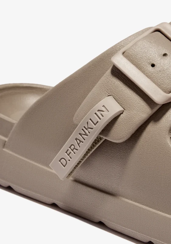 Detal klapek D Franklin klamra i logo na pasku