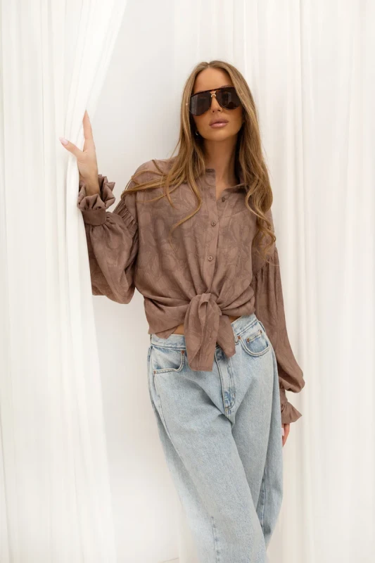 koszula damska Bopoco brązowa styl fashion z jeansami