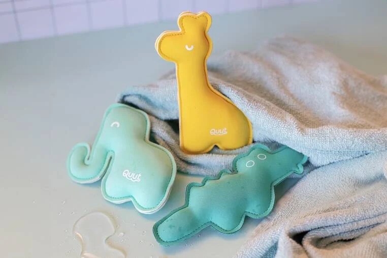 Zabawki do kąpieli premium QUUT Dive Toys Safari po osuszeniu
