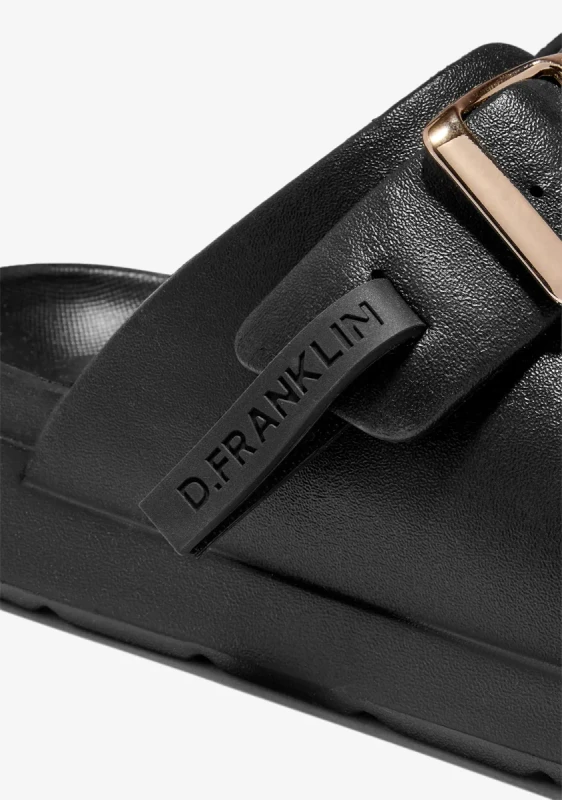 Detal klapek D Franklin czarne paski i klamra platinum