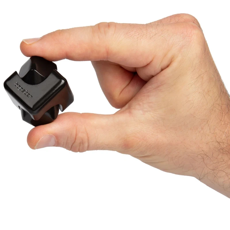 bopster Fidget Cube Spinner trzymany w dłoni kompaktowy rozmiar