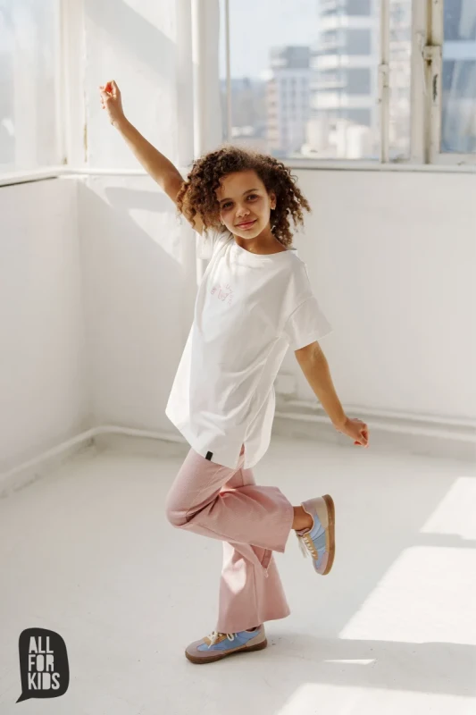 Różowe getry dziewczęce prążkowane All For Kids pełna sylwetka