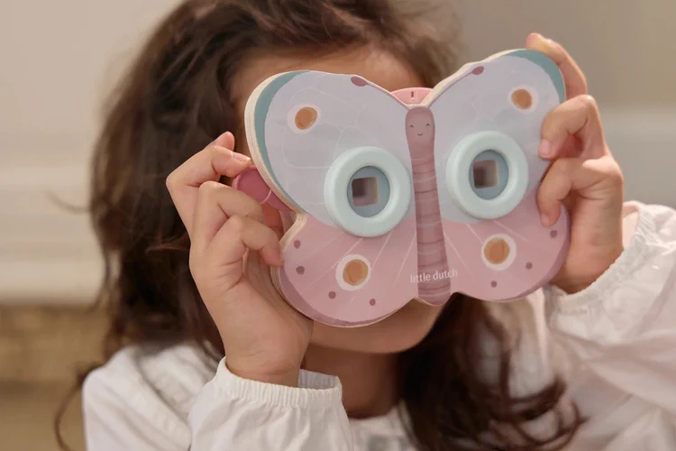 Zbliżenie projektora motyl Little Dutch pastelowa zabawka premium