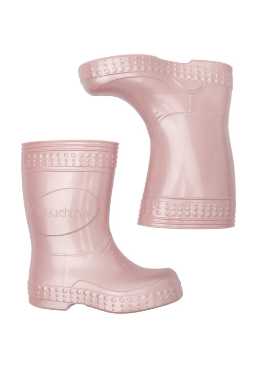 Dziewczynka w kaloszach dziecięcych MUDME Pink Pearl
