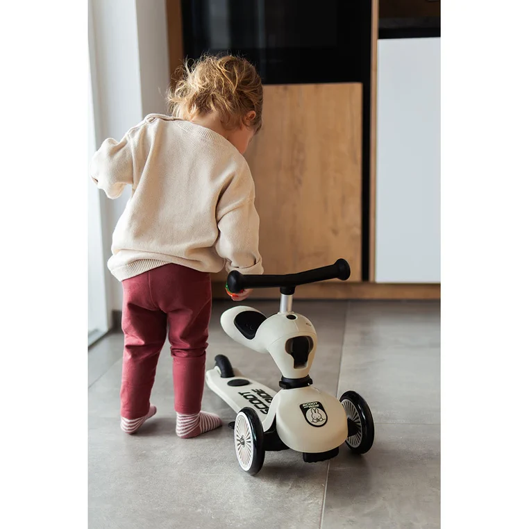 SCOOTANDRIDE-Highwaykick-1-Push-and-Go-2w1-Jezdzik-i-hulajnoga-z-raczka-do-prowadzenia-1-5-lat-Miffy-Ash-polkabubu-23.webp