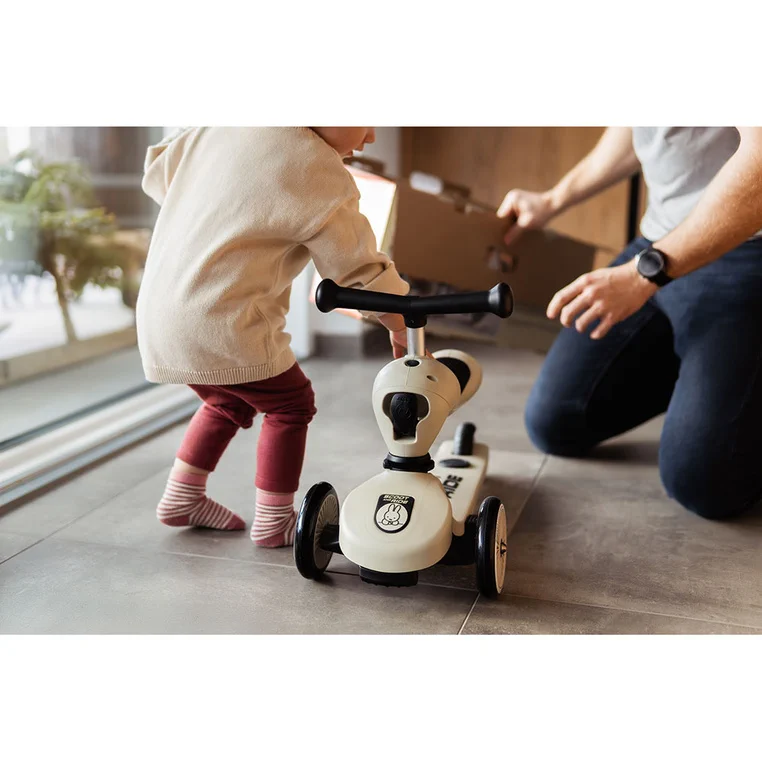 SCOOTANDRIDE-Highwaykick-1-Push-and-Go-2w1-Jezdzik-i-hulajnoga-z-raczka-do-prowadzenia-1-5-lat-Miffy-Ash-polkabubu-30.webp