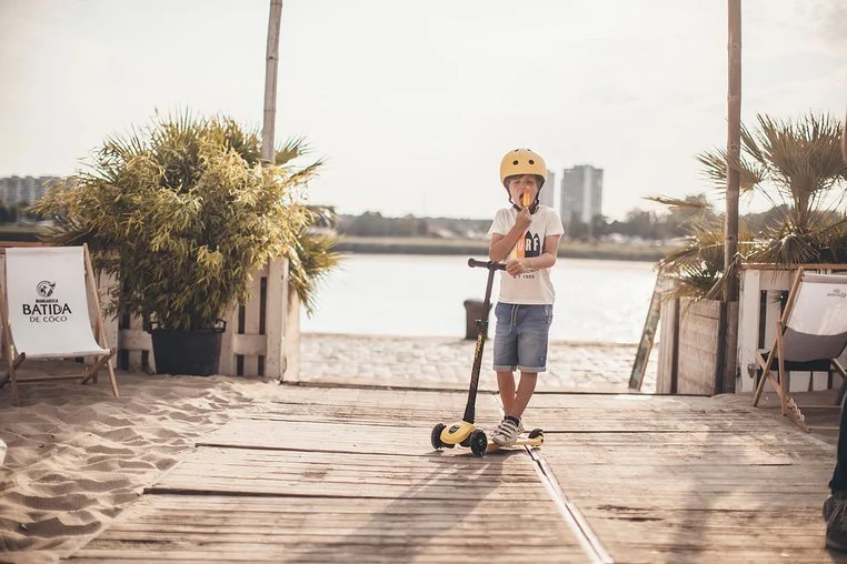 SCOOTANDRIDE-Kask-S-M-dla-dzieci-3-Lemon-polkabubu-10.webp