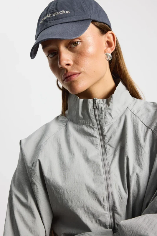 czapka z daszkiem ink premium na modelce Keep It On Cap
