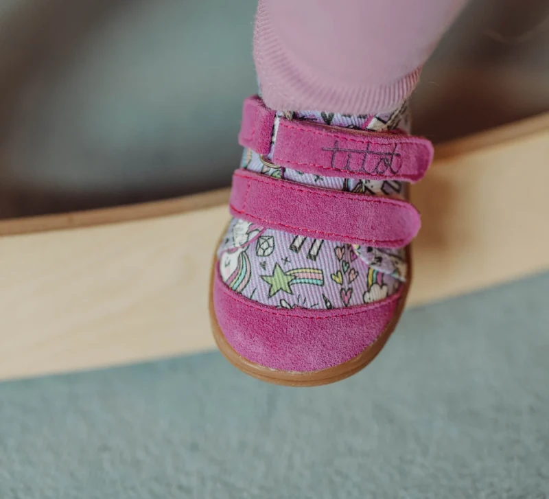 różowe trampki dziecięce TITOT Rainbow Unicorn jednorożce zbliżenie
