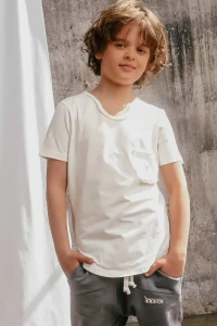 Tshirt Scoop Ecru – Śmietankowy T-shirt z Kieszonką booso