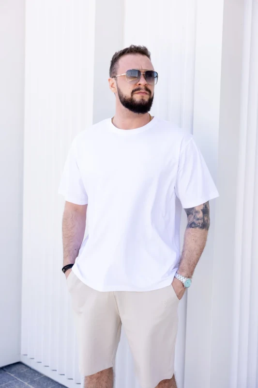 T-Shirt męski Tuss&Sons Over biały TUSS MEN’S WEAR przód stylizacja premium