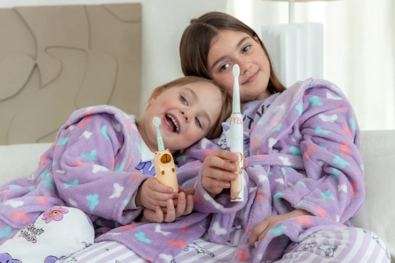 Szczoteczki soniczne dla dzieci InnoGIO z motywem kapibary i misia