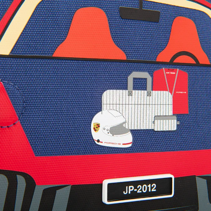 Detale grafiki Porsche 911 na plecaku Jeune Premier
