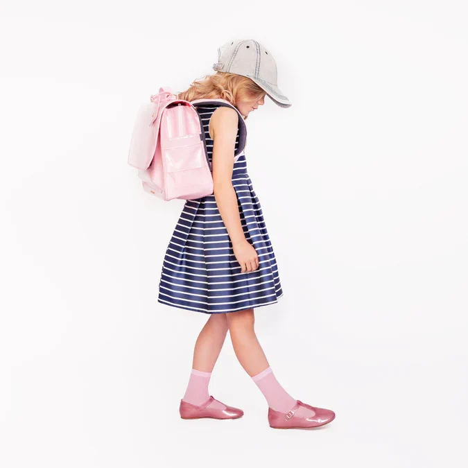 Dziewczynka z tornistrem It Bag MIDI Blush Jeune Premier