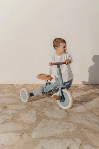 Rowerek 4w1 Little Dutch w funkcji rowerka trójkołowego