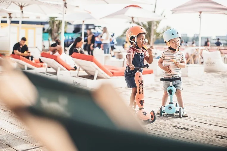 Kask dziecięcy Scoot Ride z regulacją obwodu głowy