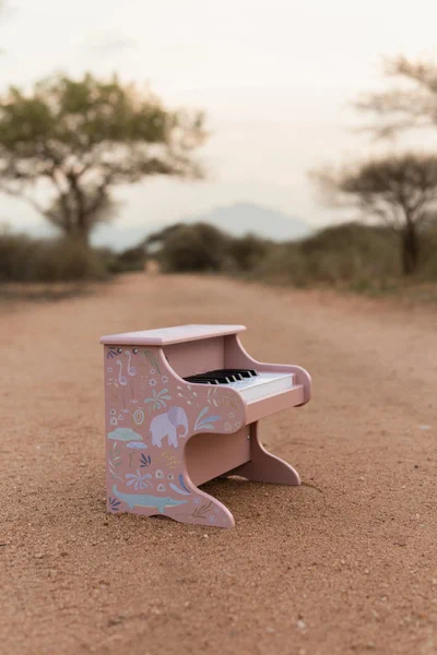 Drewniane pianino dziecięce Safari Friends FSC Little Dutch różowe