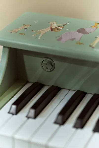 Little-Dutch-Drewniane-pianino-zielone-Safari-Friends-FSC-polkabubu-10.webp