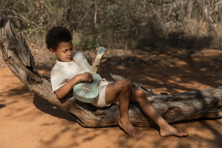 Little-Dutch-Drewniana-gitara-zielona-Safari-Friends-FSC-polkabubu-7.webp