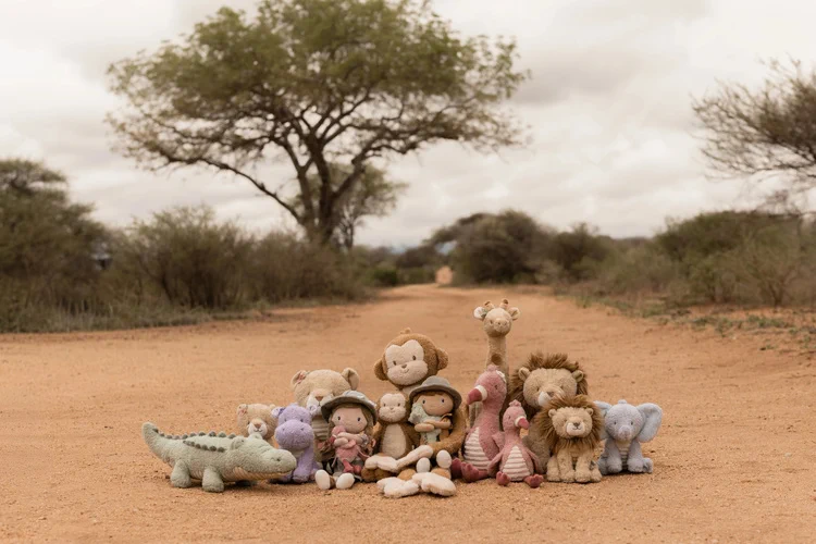 Little-Dutch-Przytulanka-Flaming-35cm-Safari-Friends-polkabubu-10.webp