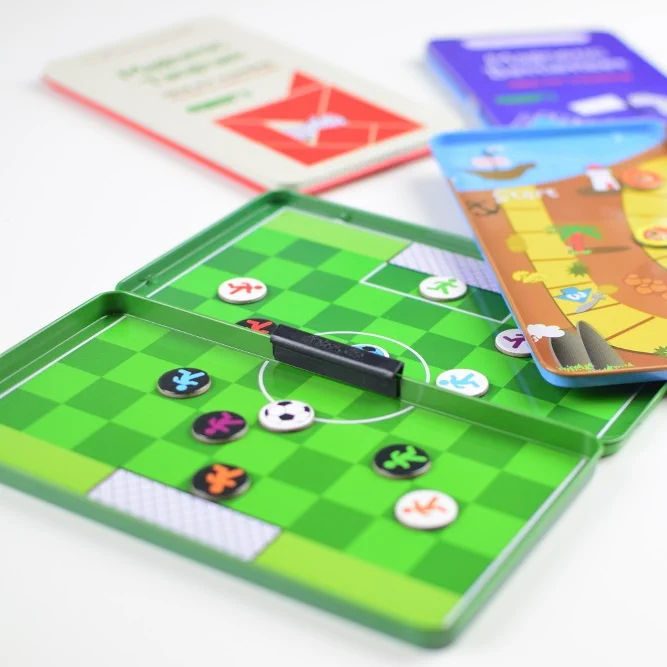 Plansza magnetyczna Piłka Nożna The Purple Cow podczas rozgrywki