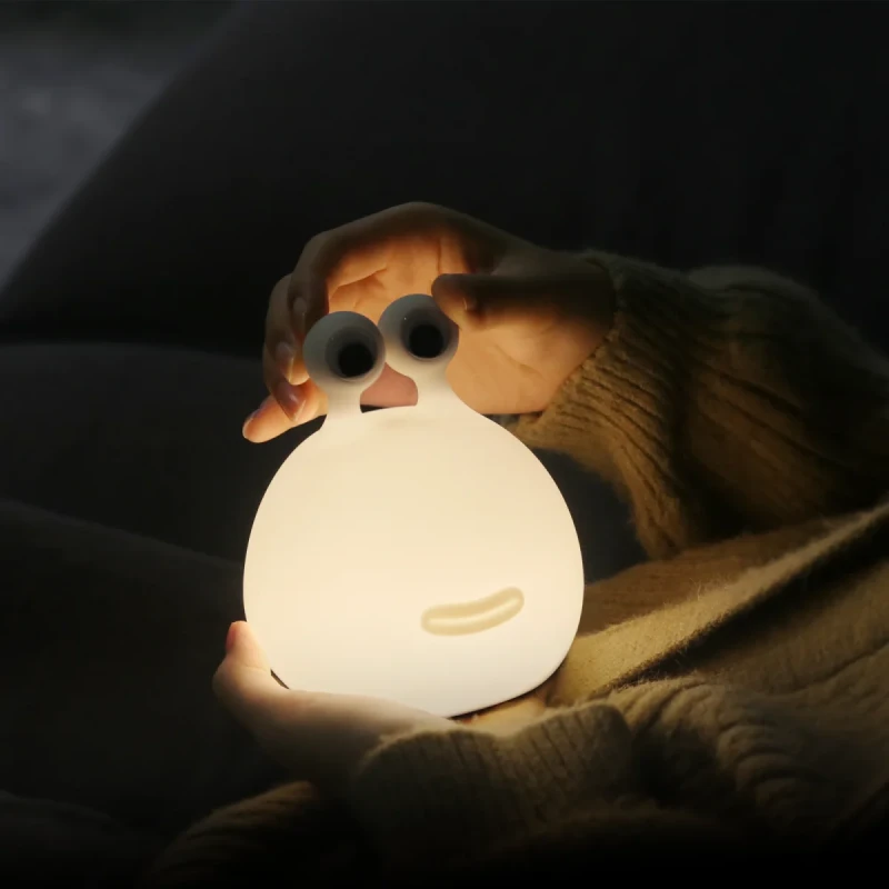 MOMO-MOON-LED-SLIMAK-dziecieca-lampka-nocna-Ciepla-biel-RGB-ze-sciemniaczem-polkabubu-10.webp